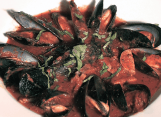 Café Luna • Naples